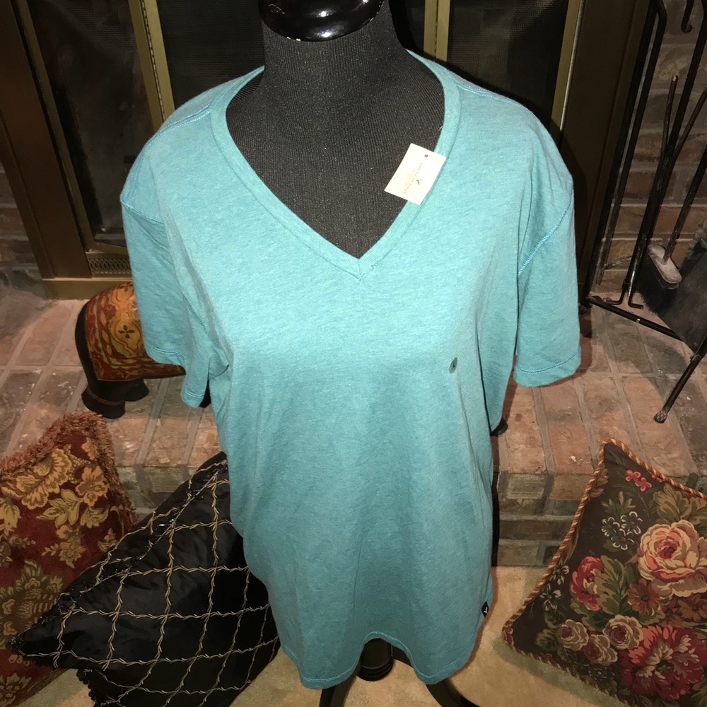 American Eagle V neck